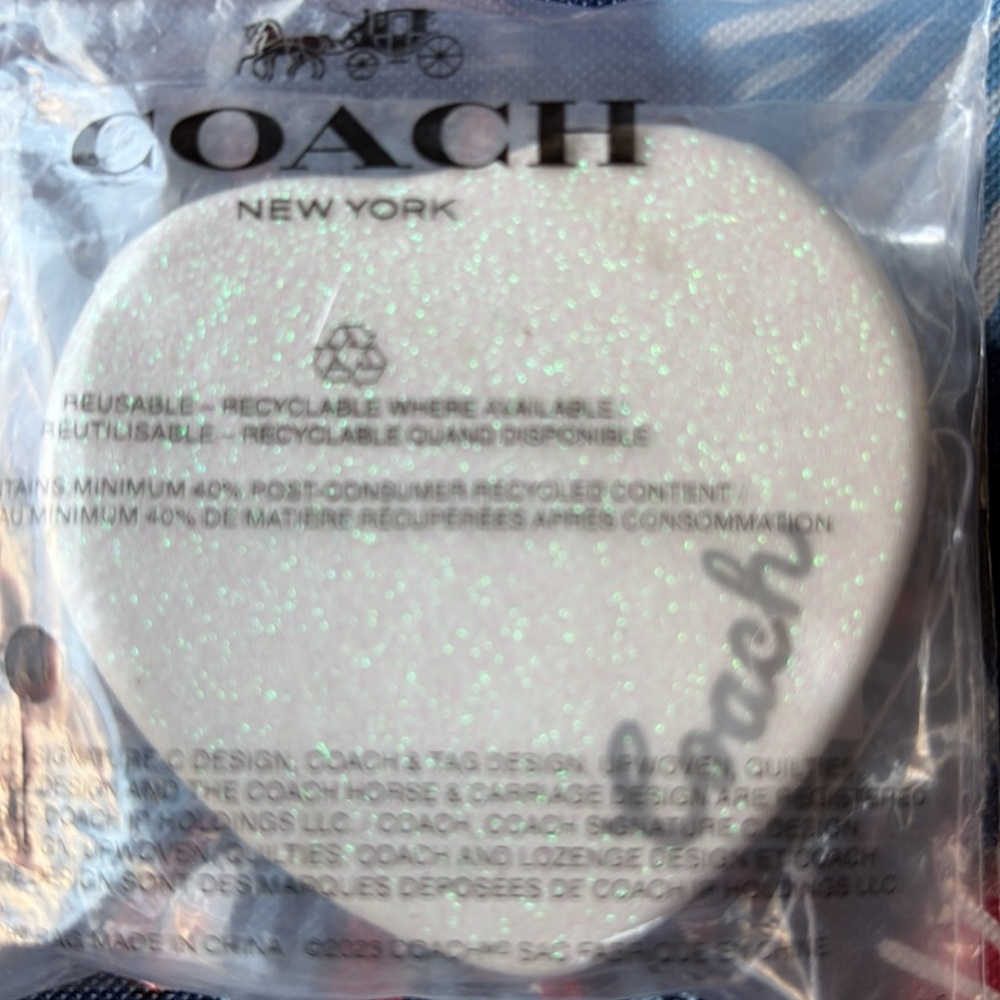 🪞🤍🪞Coach Glittery White Heart Compact Mirror 🪞🤍🪞 NWT 🪞🤍🪞 - Picture 9 of 16